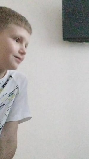 играем в бутылочку на наказание.