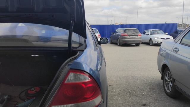 Аварийка нормально мигает, а поворотник быстро