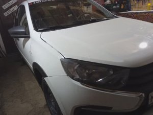 Не работают: стеклопадёмники, освещение салона,кнопка открывания багажника.