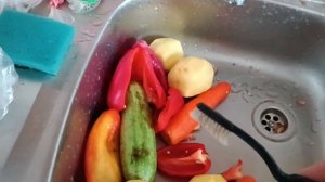 Маленький лайфхак при мытье овощей