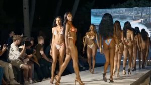 1000009153.mp4.  " кто целует тебя , кто обнимает...* кавер*...