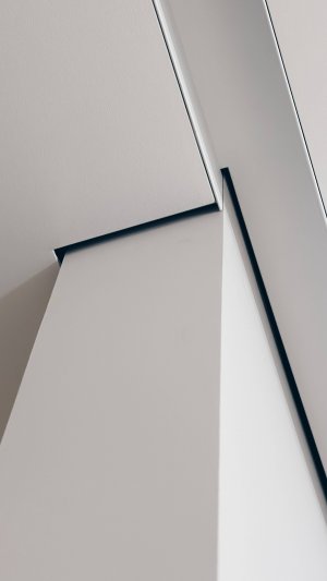 Видеообзор натяжных потолков: правильное решение для вашего интерьера.