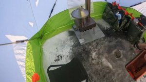 ЧТО ВОРИЛОСЬ ПО ПЕРВОМУ ЛЬДУ ЩУКА И ОКУНЬ АТАКОВАЛИ КАК НЕНОРМАЛЬНЫЕ!.