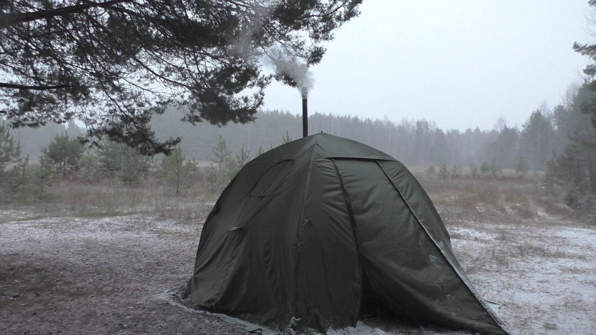 БРОЖУ ПО ТАЙГЕ В ПОИСКАХ НАЛИМА! ПАЛАТКА УКРЫЛА ОТ НЕПОГОДЫ, РЫБАЛКА В МЕТЕЛЬ \ ОДИН НА РЕКЕ .