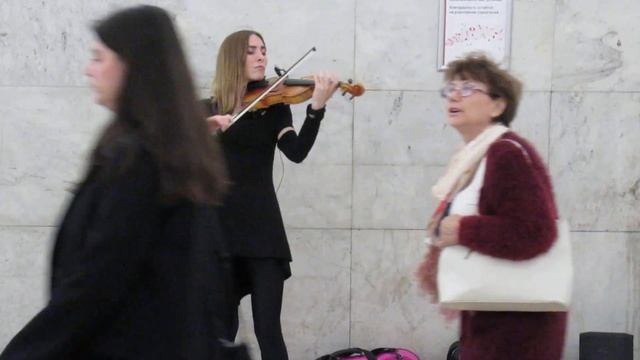 Violin. Performed by a professional. Moscow Metro. Episode 8