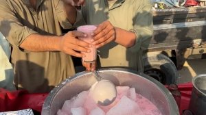 Бананово-клубничный коктейль.