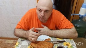 Мукбанг. Пирожки с картошкой и капустой, картошкой и яйцом и кофе. Алия Молдагулова.