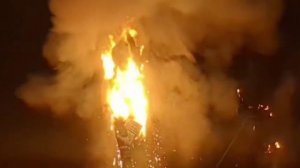 На мероприятии «Ночь костров в Эденбридже» в Кенте было сожжено 10-метровое чучело премьер-министра