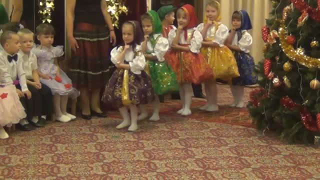 Танец новогодних матрешек в средней группе детского сада смотреть онлайн