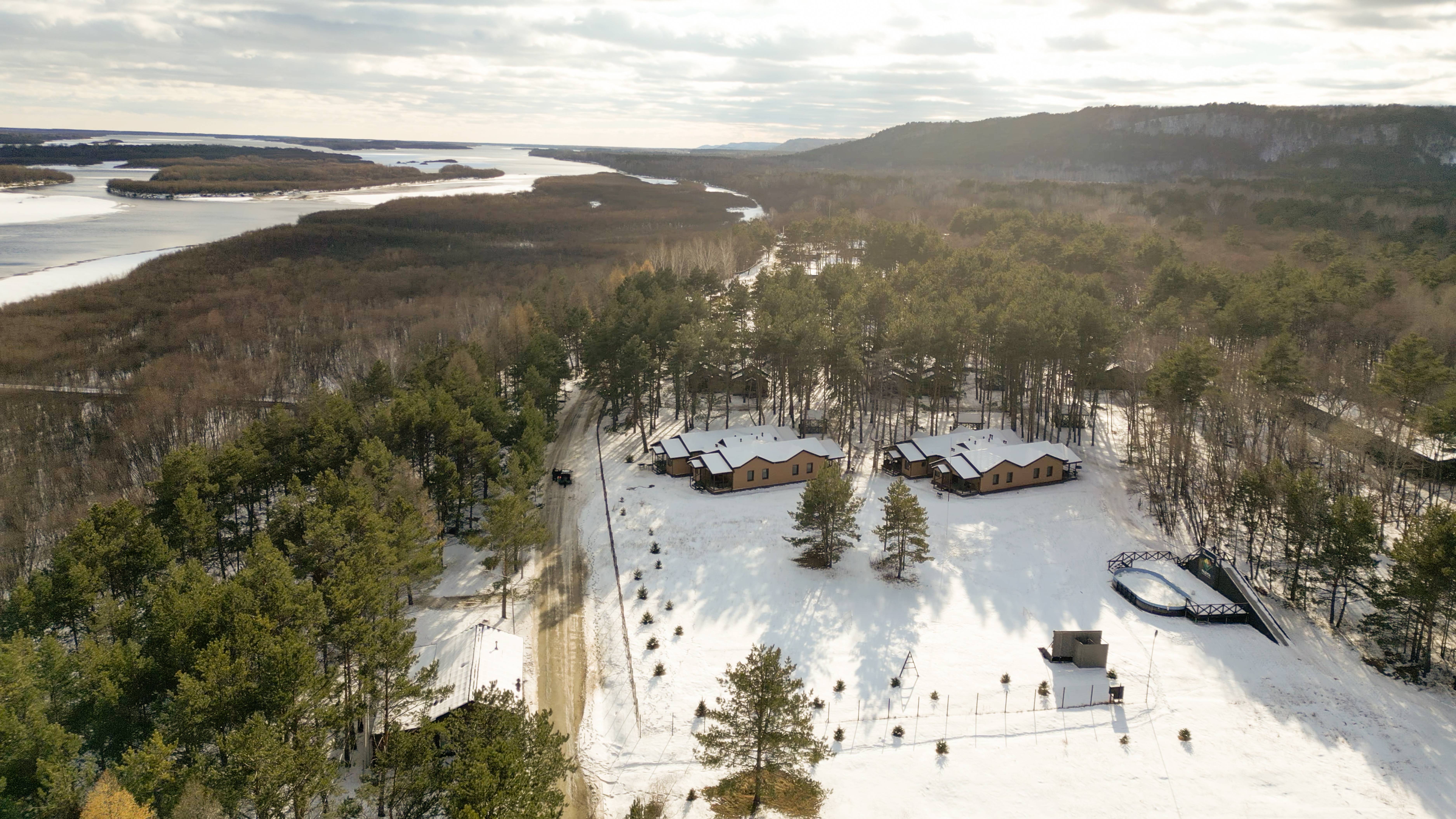 Добро пожаловать в комплекс отдыха и развлечений "Радуга" смотреть онлайн