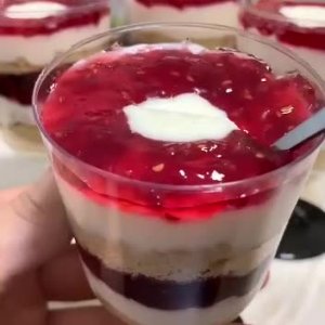 🧁 Слоёный десерт в бокале