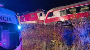 Два поезда столкнулись лоб в лоб недалеко от Братиславы в Словакии