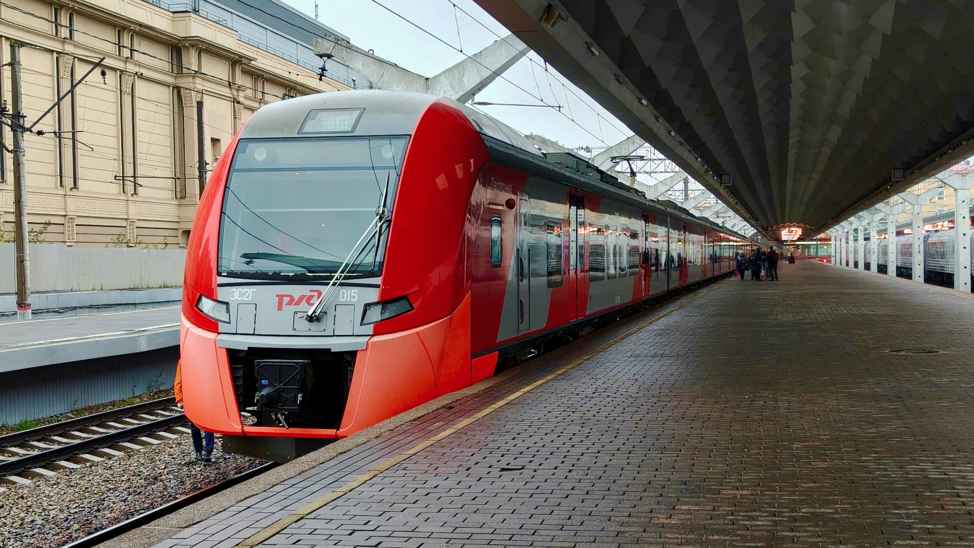 Поездка на ЭС2Г 015/007 "Ласточка" Санкт-Петербург - Колпино