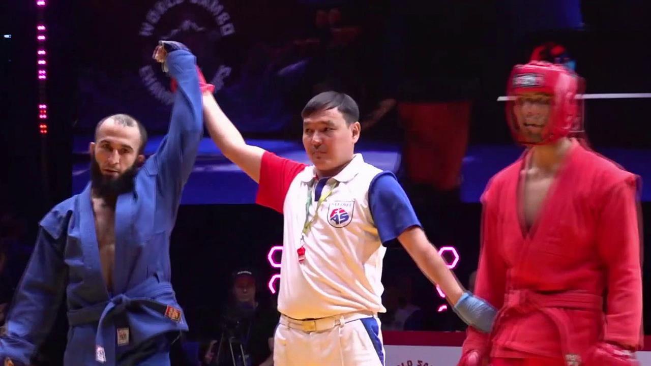 Российские самбисты завоевали 21 золотую медаль на ЧМ и заняли первое место в командном зачете.