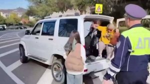 В Центральном районе Сочи выявили водителя экскурсионного джипа, нарушившего ПДД