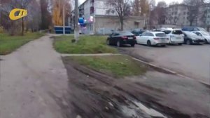 ЖИТЕЛИ ДОМА №60/6 ПО УЛ. ЛЕНИНА ПОЖАЛОВАЛИСЬ НА ВОДИТЕЛЕЙ ГРУЗОВИКОВ, ПОДВОЗЯЩИХ ТОВАРЫ В МАГАЗИН