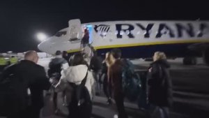 Беженец🇭🇺Будапешт. ЖЕСТКИЙ ПЕРЕВЕС БАГАЖА! ОСТАВЛЯЮ АЛКАШКУ_! КОНТРАБАНДА ГРЕЧКИ! ХАТА В КОММУНЕ.