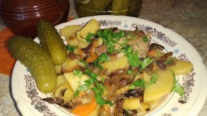 Жаркое с курицей и грибами