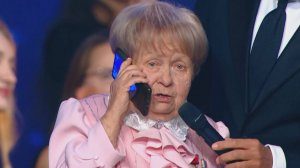 Путин поздравил Пахмутову с днем рождения по телефону прямо во время ее концерта