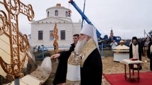 Восстановим всем миром: на пострадавший от пожара храм Знаменского монастыря установлен купол