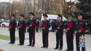 Возложение цветов к памятнику «Солдатам правопорядка Дона, погибшим при выполнении служебного долга