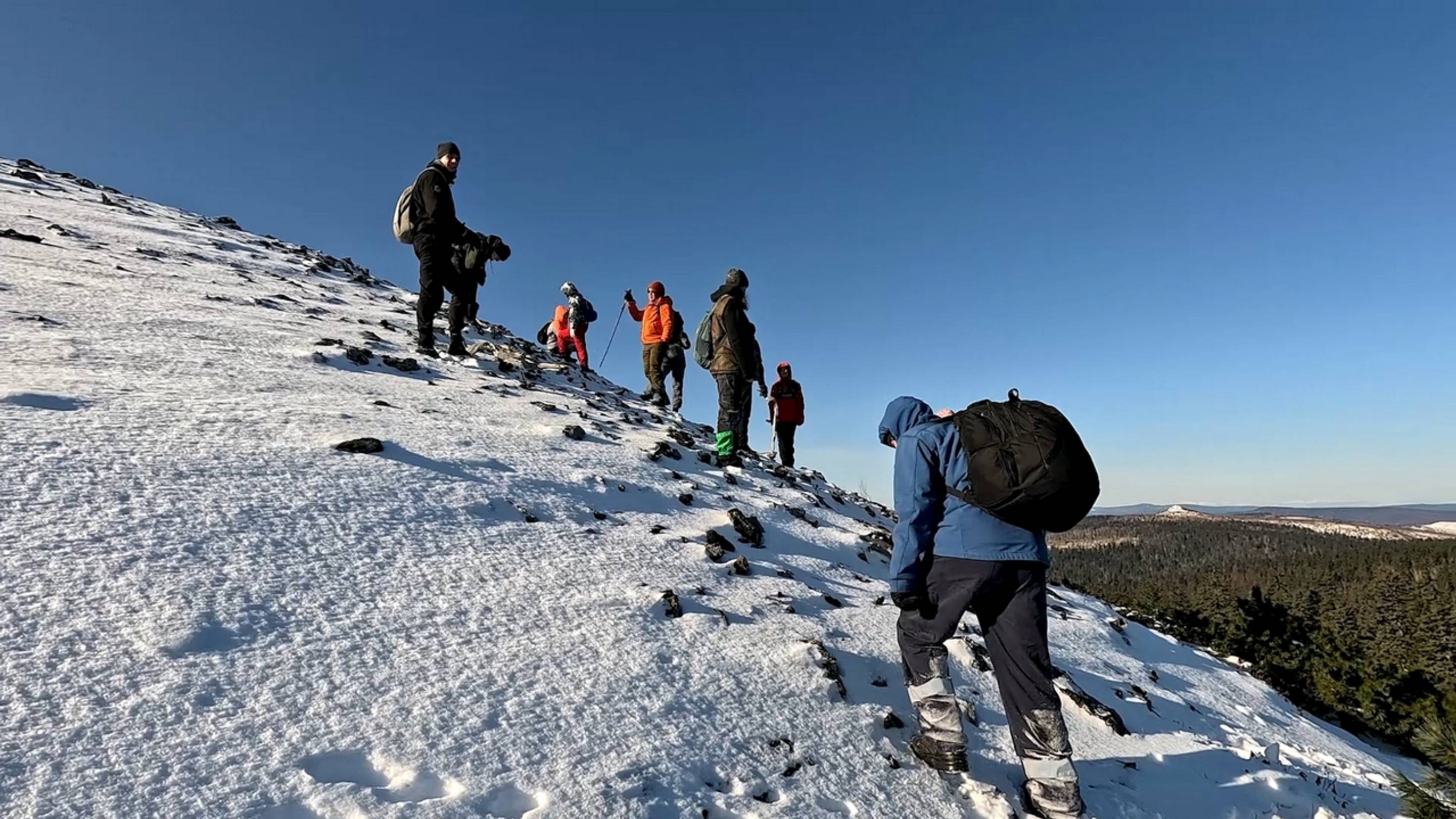 По малоснежью - на гору Двойник. Поход выходного дня турклуба "Зелёная Лиса"