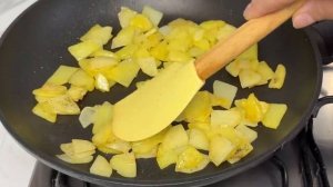 Просто нарежьте 2 картошки и добавьте 2 яйца!