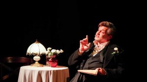 Энергия аплодисментов -  как Александр Домогаров встречает любовь зала.