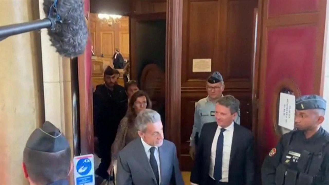 Экс-президента Франции Николя Саркози выпустили из тюрьмы спустя три недели заключения
