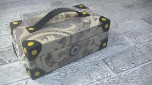 Картонный Чемоданчик . Мини-Шедевр из Переработанного Картонa .