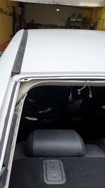 Вмятина на крыше от падения снега.Как убрать?