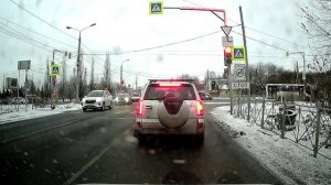 Проезд на красный на Лексусе