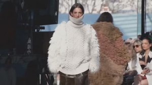 Показ женской коллекции Stella McCartney осень-зима 2024-2025