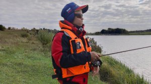 Охота на лодке за судаком.