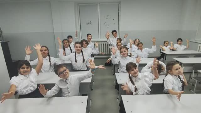 Шоу-группа Карусель, Попурри школьных переделок, 2025 год смотреть онлайн