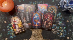 Таро-расклад "Что лежит в основе ваших отношений" ❤️