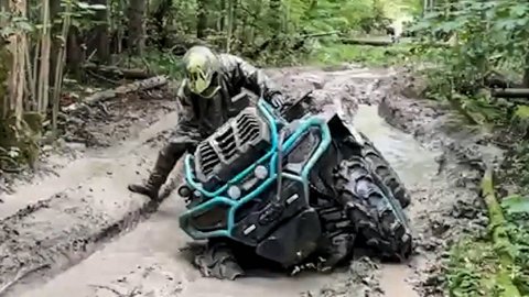 ИСПЫТАНИЕ КВАДРОЦИКЛОВ ГРЯЗЬЮ!