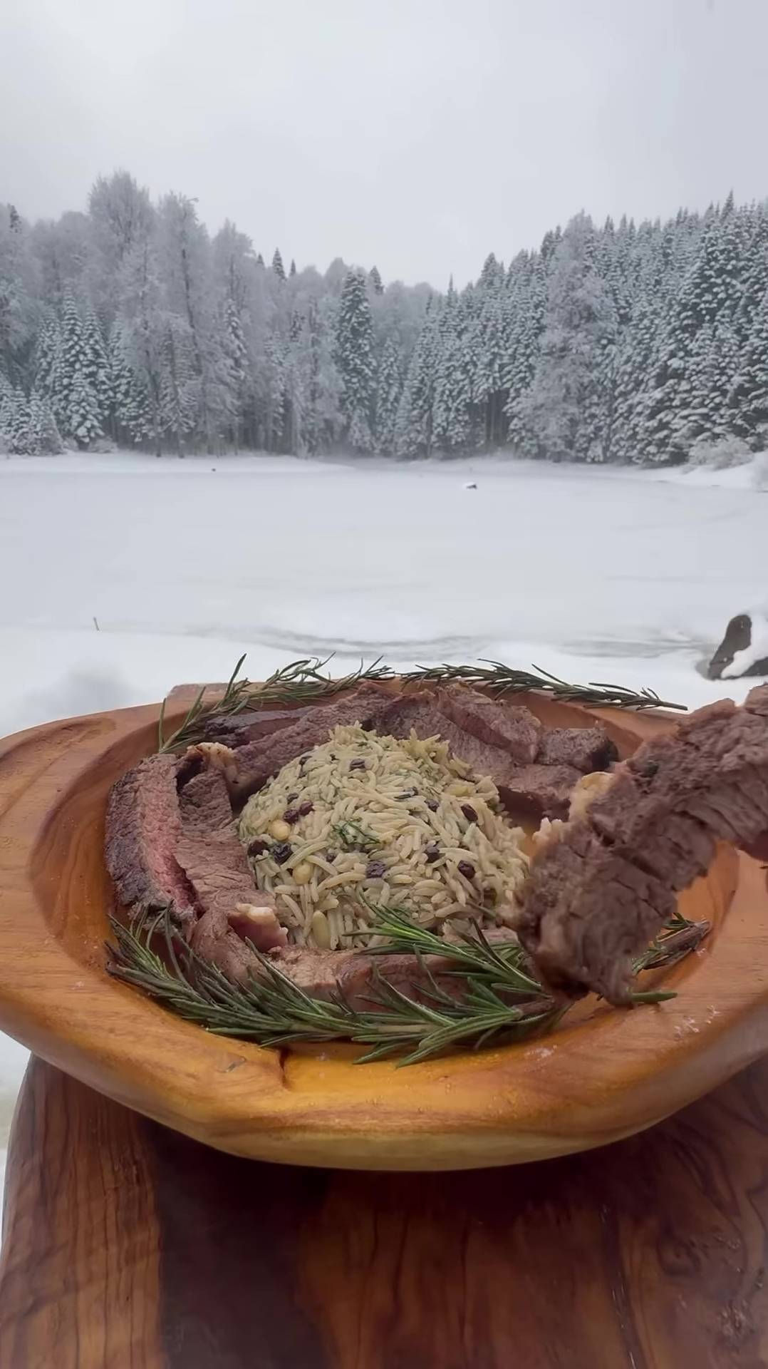 Вырезка из говядины на натуральном камне ❄️ 🥩
