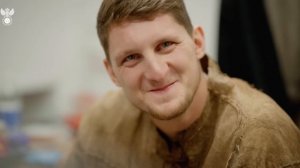 Сборы. День 1. Приезд футболистов, перец Чили, рок-звёзды и «Спасатели Малибу»