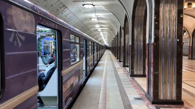 Новогодний «Номерной», станция Маяковская @МосСаб смотреть онлайн