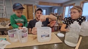 Ep.166 Mixing Epoxy with Children (Russian Subtitles)