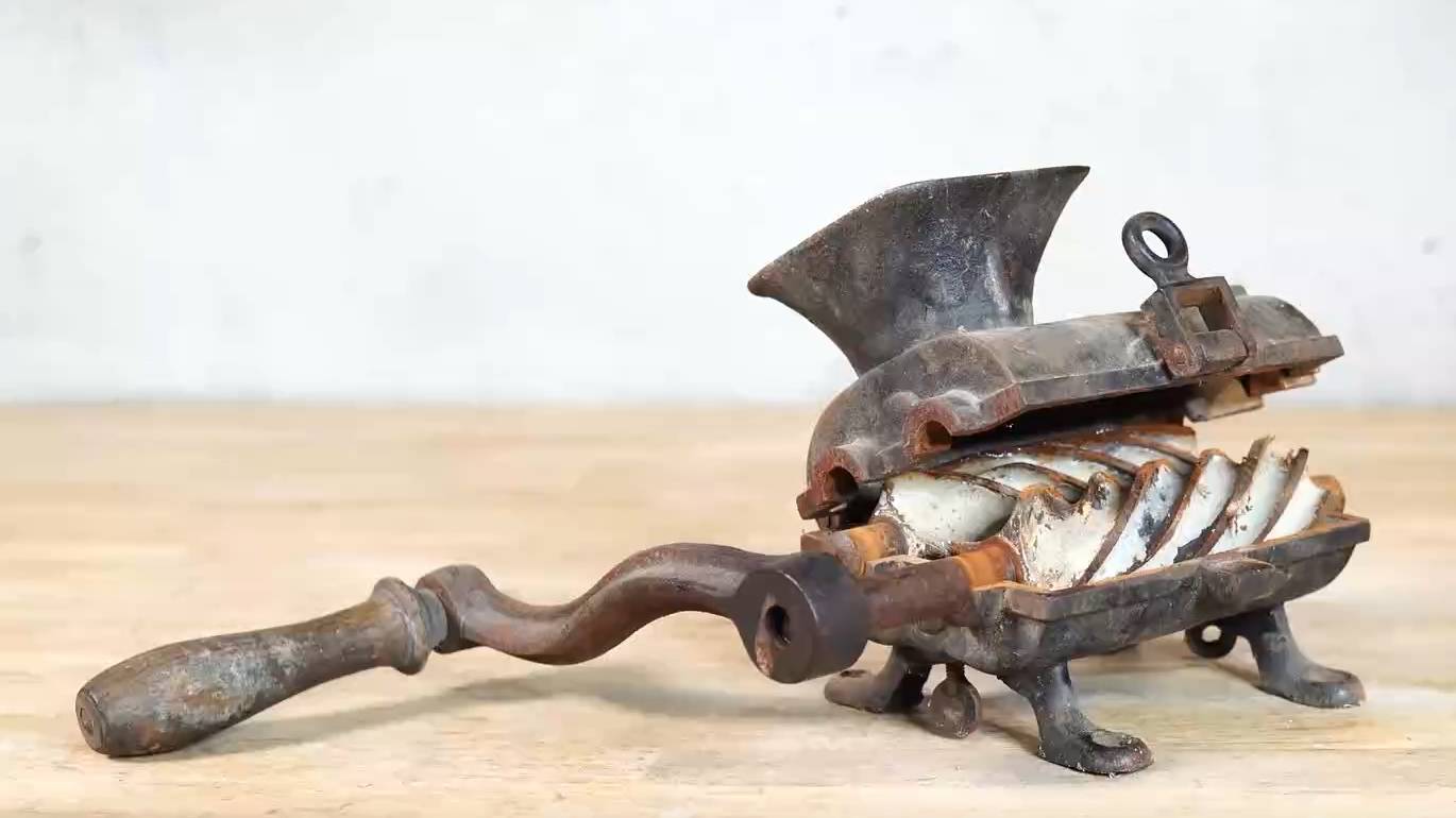 Реставрация старой мясорубки