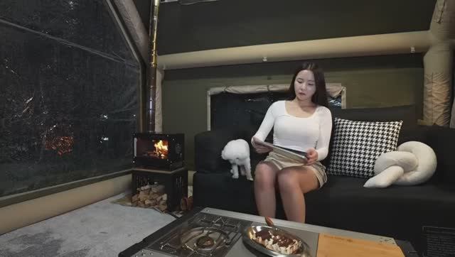 Настоящий звук дождя, послушайте, как хлопают по палатке