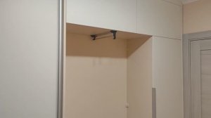 Прихожая со шкафом-встройкой 199