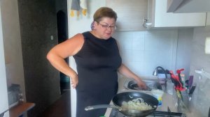 А что кошек еще и кормить нужно⁉️🤷/Больше луку и будет вкусно/КАК,я,сердечки готовлю😉/