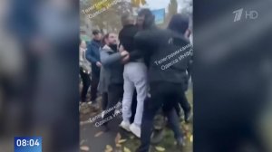 Курьер упал в обморок перед сотрудниками ТЦК в Одессе: видео