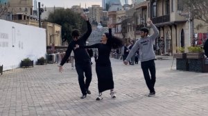 Madina Lezginka ALISHKA ATILLAM FAMIL Танцуют Классно В Баку Мадина Лезгинка 2025 Чеченская Песня