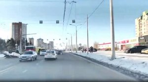 Как то странно едет