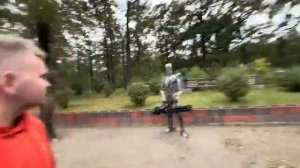 Виталик Зелёный приехали с сыном на старый замок и в парк