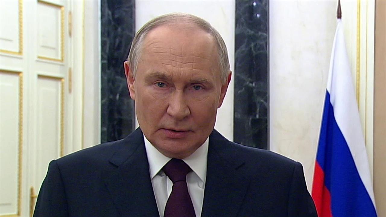 Владимир Путин поздравил сотрудников органов внутренних дел с профессиональным праздником